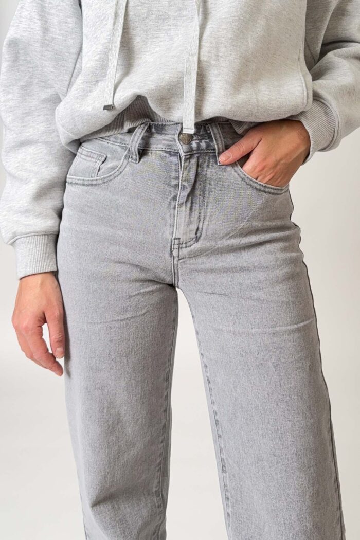 Mid Waist Straight Leg Jeans "Grey"