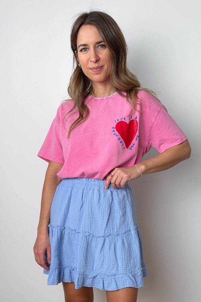 T-Shirt "Love is..." – Bild 3