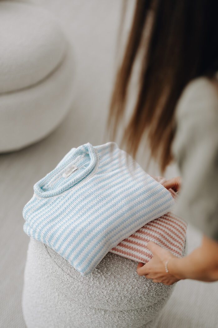 Gestreifter Sweater in zwei Farben