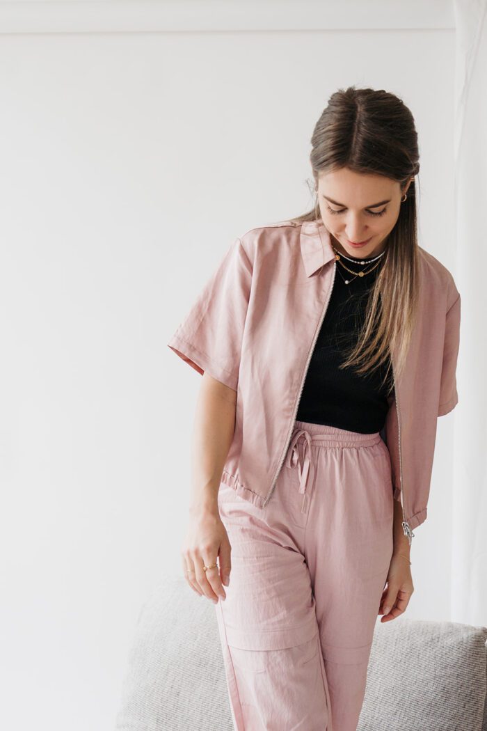 Kurzärmelige Satinjacke "soft mauve" – Bild 7