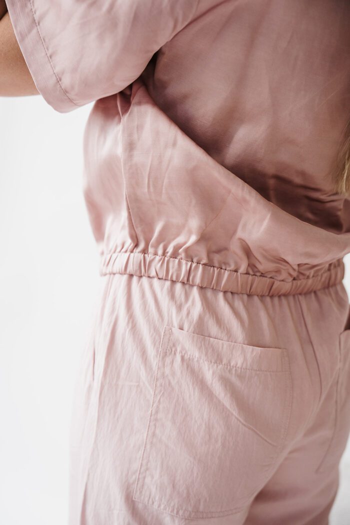 Kurzärmelige Satinjacke "soft mauve" – Bild 3