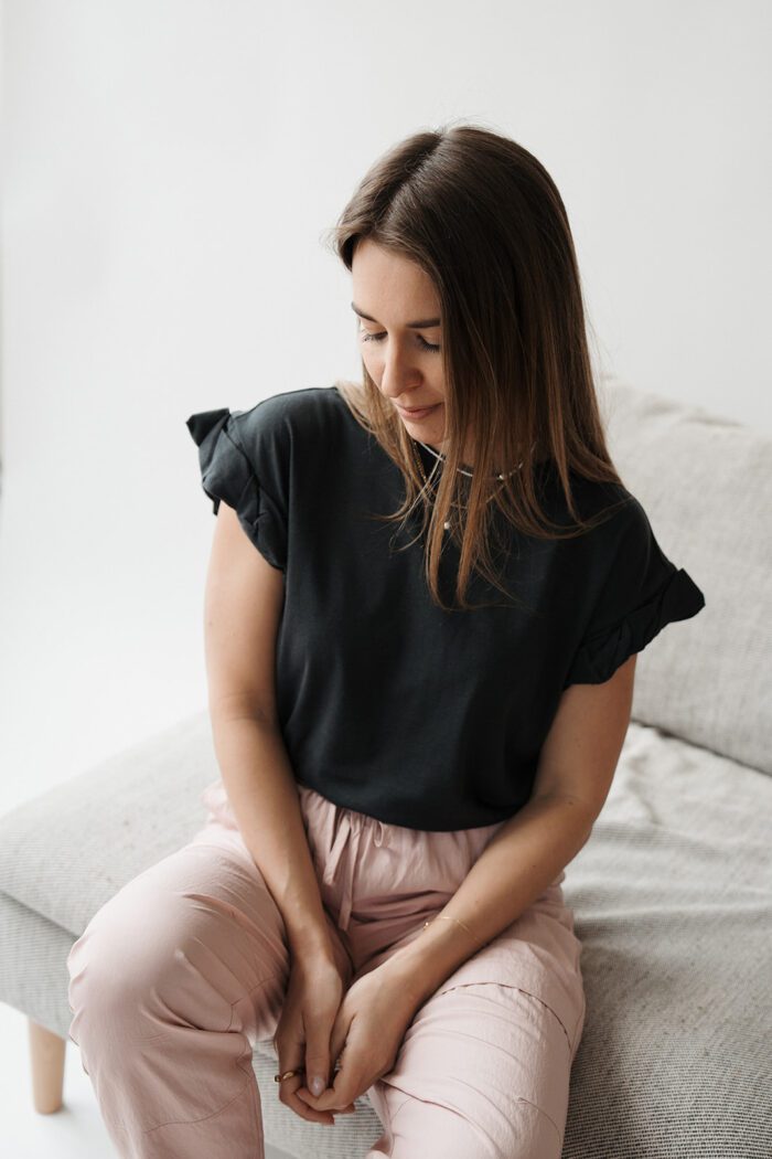 T-Shirt mit plissierten Ärmeln in zwei Farben – Bild 6