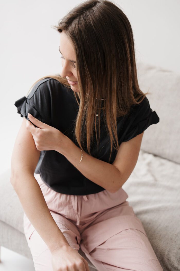 T-Shirt mit plissierten Ärmeln in zwei Farben
