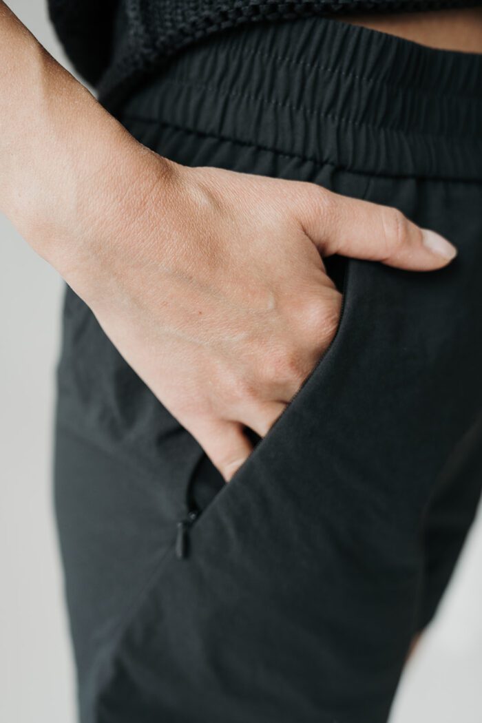 Kurze Shorts in zwei Farben – Bild 3