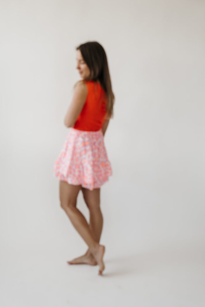 Musselin-Short mit Volants und buntem Leomuster – Bild 5