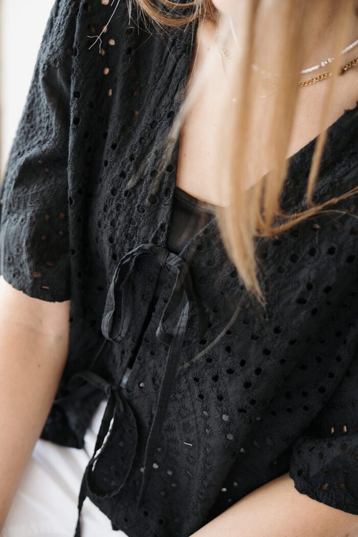 Lace Blouse in zwei Farben – Bild 8