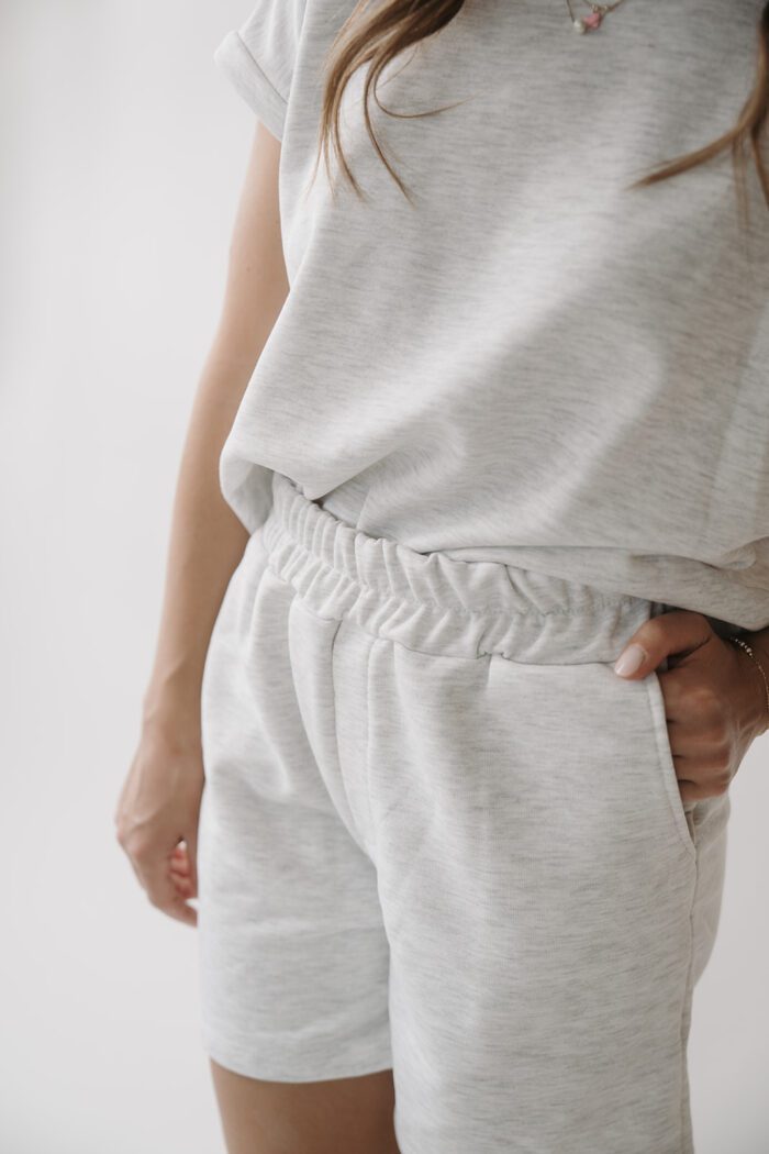 Kurzes Joggset in mehreren Farben – Bild 5