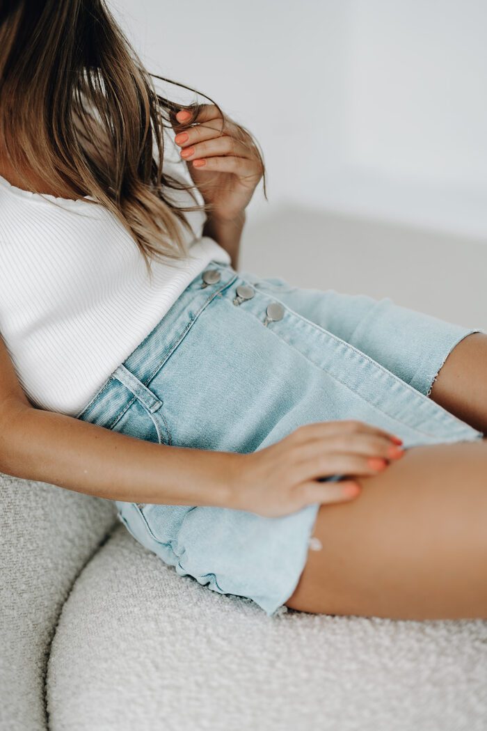 Skort "denim" mit drei Knöpfen & Fransen