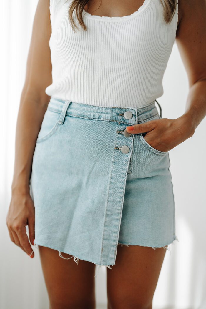 Skort "denim" mit drei Knöpfen & Fransen – Bild 3