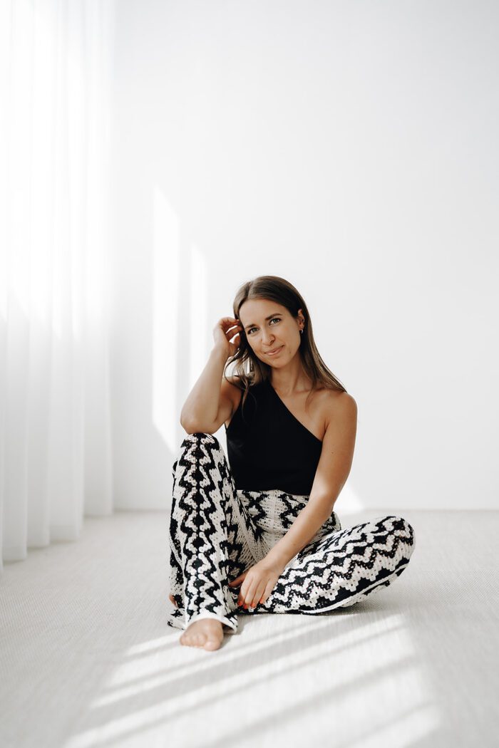 One Shoulder Top "black" – Bild 6