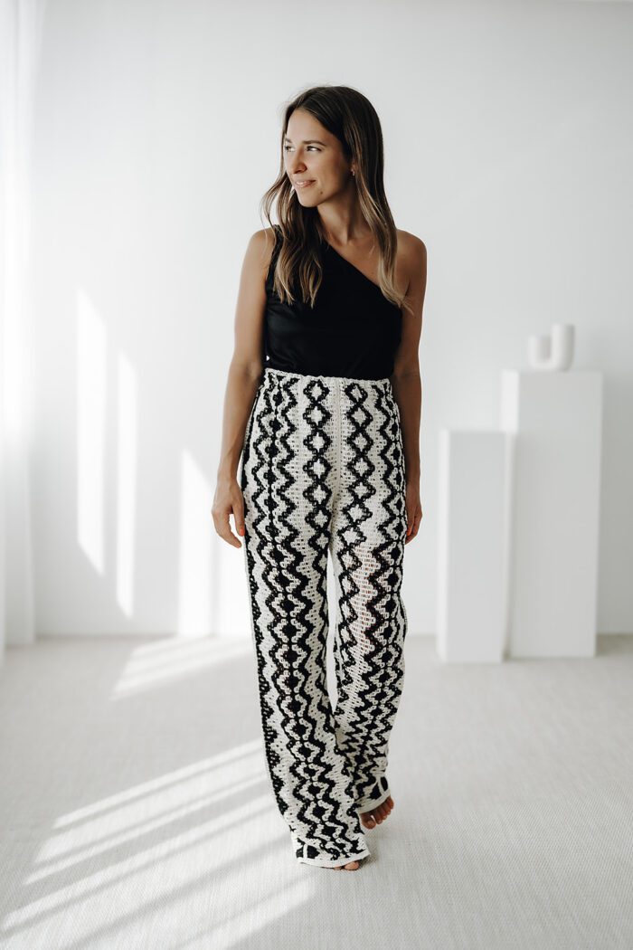 One Shoulder Top "black" – Bild 4