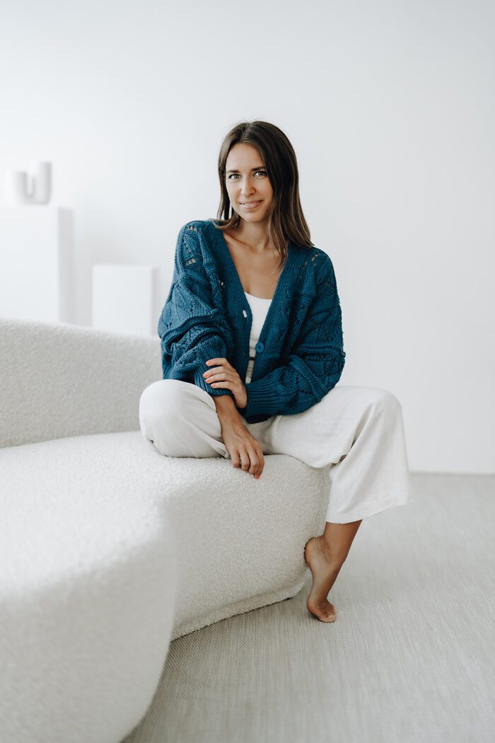 Sommerstrickjacke in zwei Farben – Bild 6