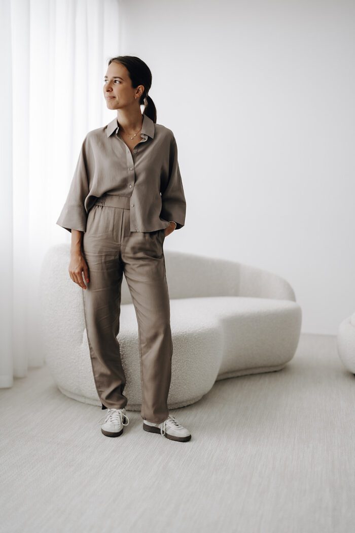Gewebte Hose mit Gummibund "greyish brown" – Bild 4