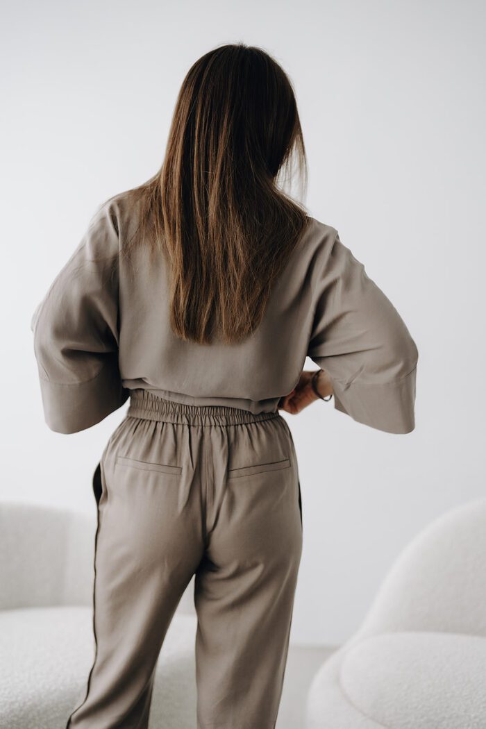 Gewebte Hose mit Gummibund "greyish brown" – Bild 6