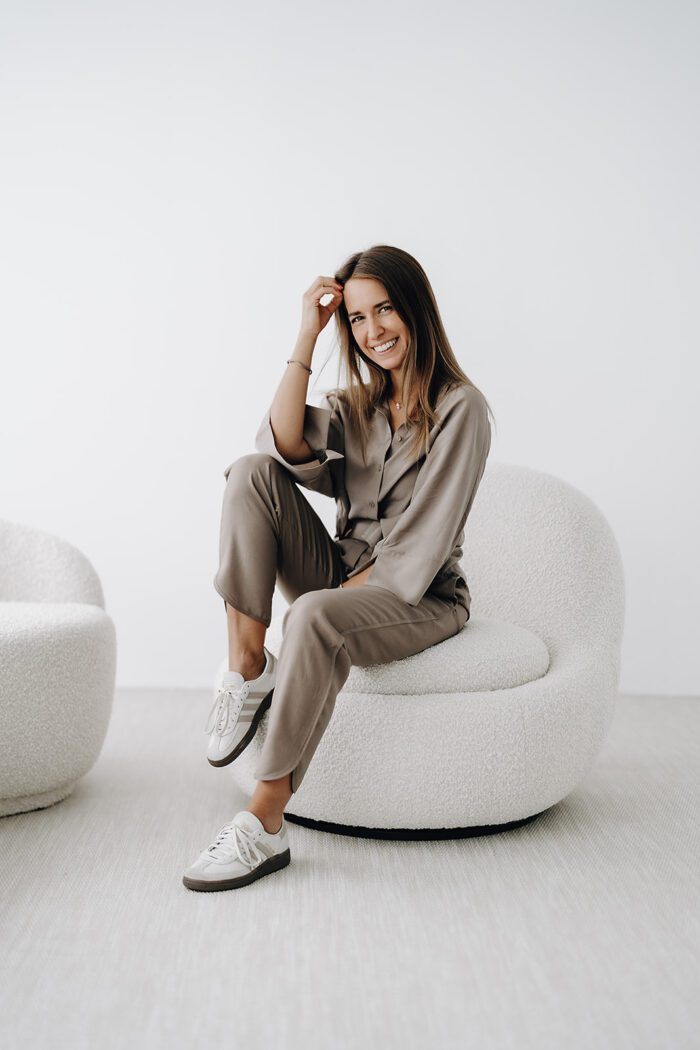 Gewebte Hose mit Gummibund "greyish brown" – Bild 7