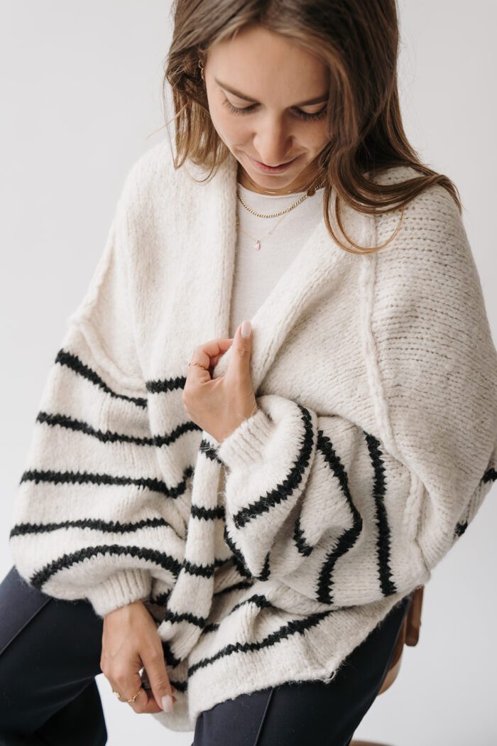Cardigan Streifen Creme – Bild 2