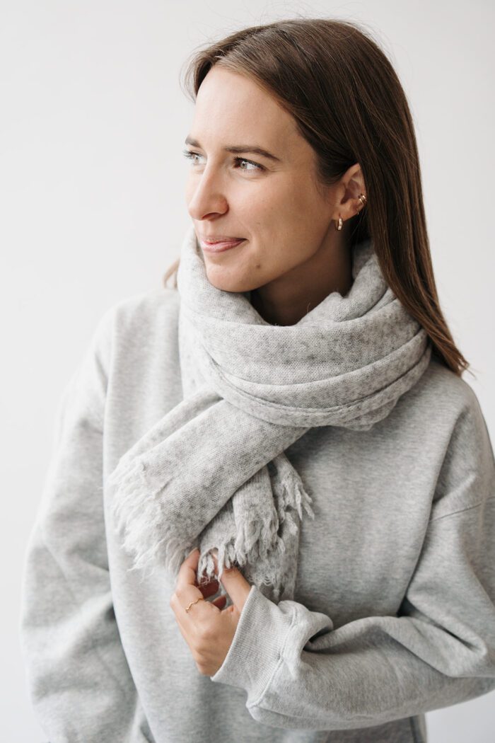 Kitty Scarf Grey Melange – Bild 3