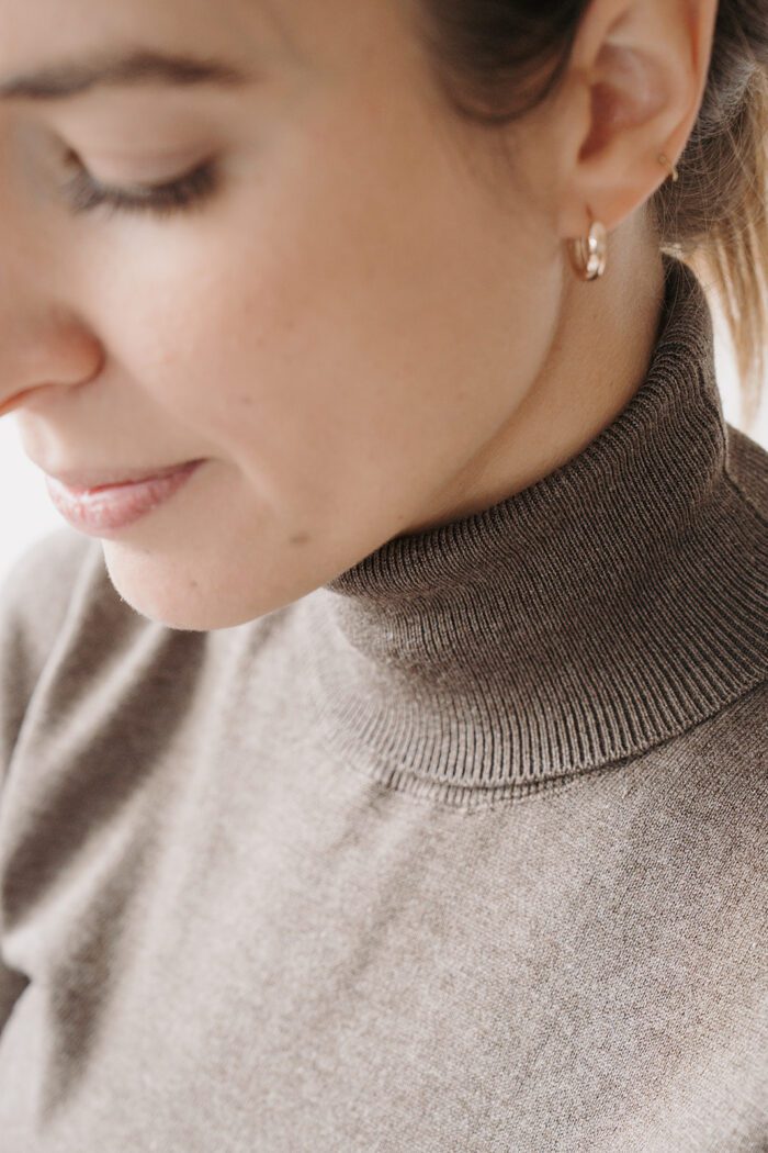 Astrid Roll Neck Morel – Bild 2