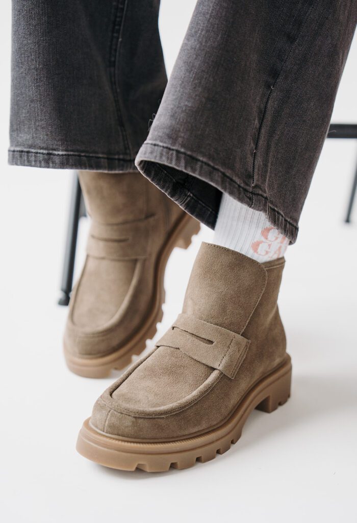 Short Suede Boots Chocolate Brown – Bild 2